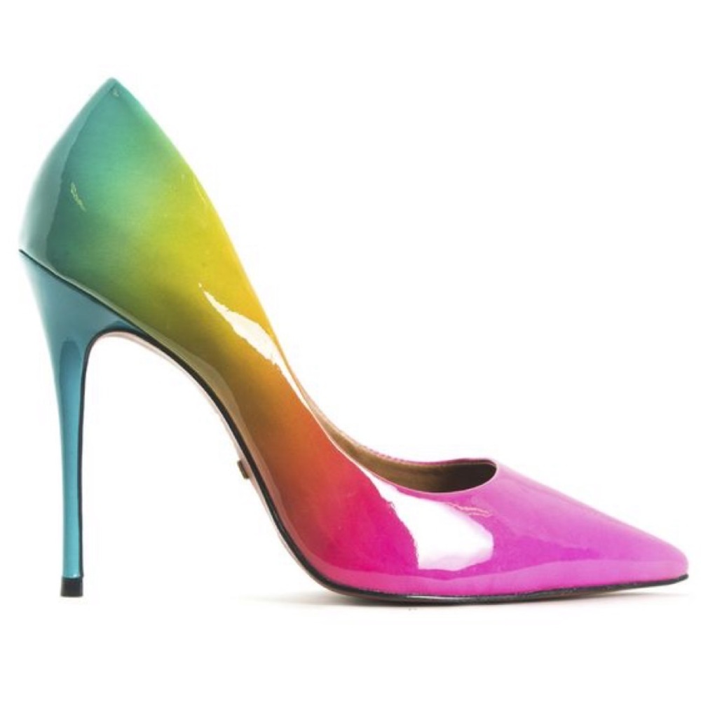 L’Intervalle Rainbow Colored Pumps.